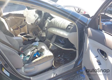 2011 Toyota Camry Le z USA, uszkodzony, nr VIN 4T1BF3EK8BU722746